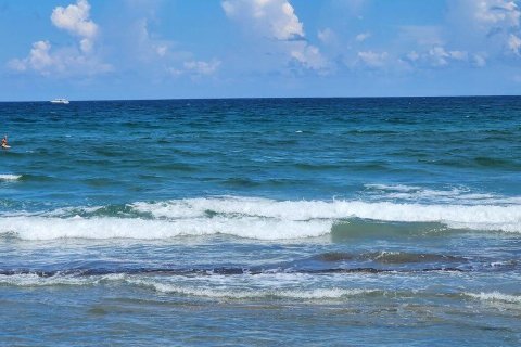 Condominio en alquiler en South Palm Beach, Florida, 2 dormitorios, 130.81 m2 № 1101960 - foto 1
