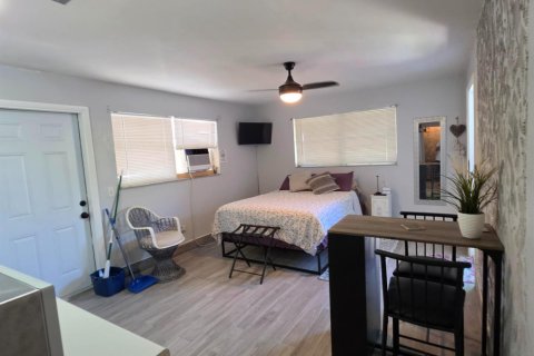 House in Dania Beach, Florida 3 rooms, 46.45 sq.m. № 2251044 - photo 2