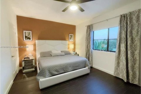 Villa ou maison à louer à Miami, Floride: 4 chambres, 203.18 m2 № 1756604 - photo 16