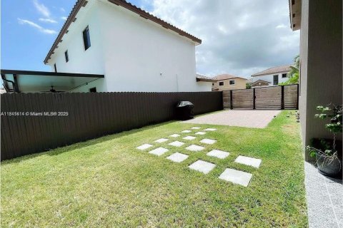 Снять в аренду виллу или дом в Майами, Флорида 4 спальни, 203.18м2, № 1756604 - фото 18
