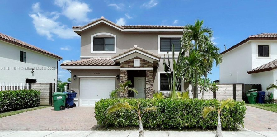 Casa en Miami, Florida 4 dormitorios, 203.18 m2 № 1756604