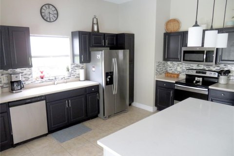 House in Davenport, Florida 4 bedrooms, 201.41 sq.m. № 1855966 - photo 14