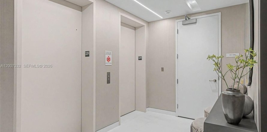 Condo à Miami, Floride, 3 chambres № 2145797