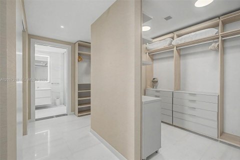 Copropriété à louer à Miami, Floride: 3 chambres, 285.95 m2 № 2145797 - photo 10