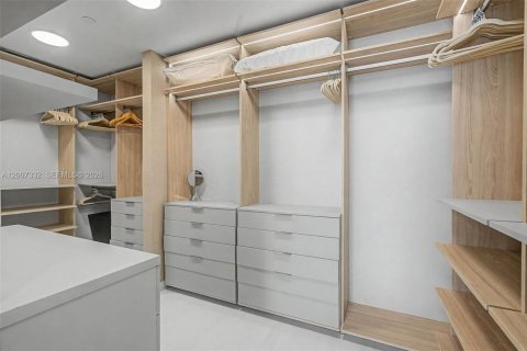 Copropriété à louer à Miami, Floride: 3 chambres, 285.95 m2 № 2145797 - photo 11