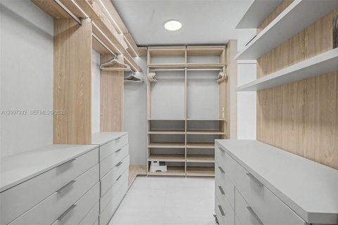 Copropriété à louer à Miami, Floride: 3 chambres, 285.95 m2 № 2145797 - photo 12