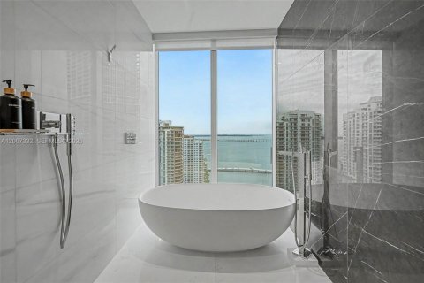 Copropriété à louer à Miami, Floride: 3 chambres, 285.95 m2 № 2145797 - photo 14