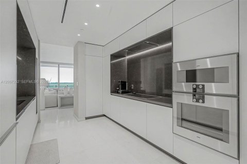 Copropriété à louer à Miami, Floride: 3 chambres, 285.95 m2 № 2145797 - photo 19