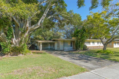 House in Sarasota, Florida 2 bedrooms, 138.15 sq.m. № 1831249 - photo 1