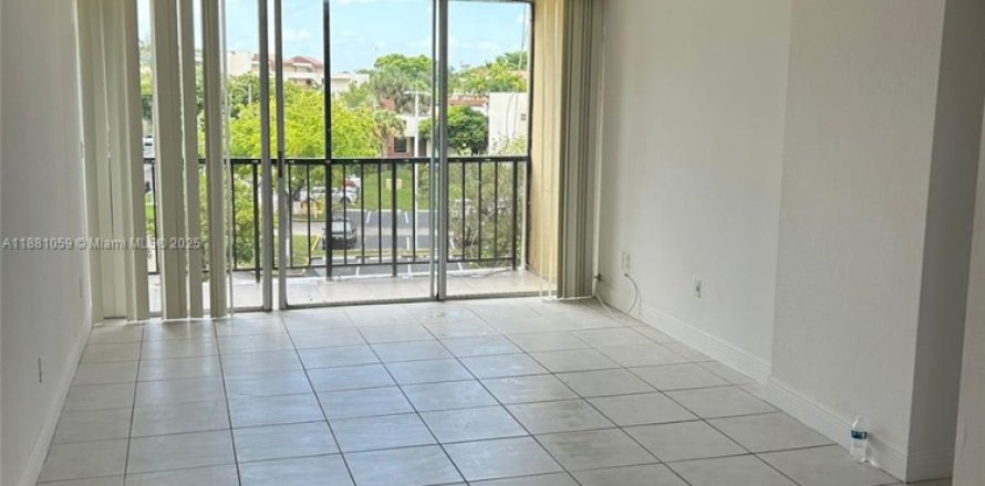 Condominio en Miami, Florida, 2 dormitorios  № 1922390