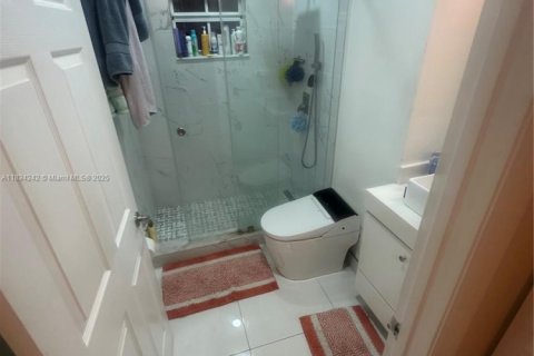 House in Homestead, Florida 3 bedrooms, 109.9 sq.m. № 1814897 - photo 15