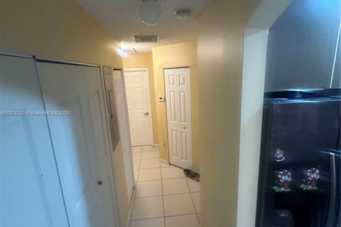 House in Homestead, Florida 3 bedrooms, 109.9 sq.m. № 1814897 - photo 14