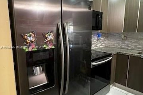 House in Homestead, Florida 3 bedrooms, 109.9 sq.m. № 1814897 - photo 5