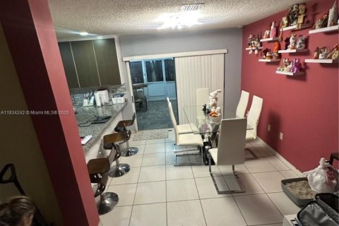 House in Homestead, Florida 3 bedrooms, 109.9 sq.m. № 1814897 - photo 12