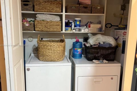 House in Homestead, Florida 3 bedrooms, 109.9 sq.m. № 1814897 - photo 16