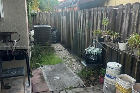 House in Homestead, Florida 3 bedrooms, 109.9 sq.m. № 1814897 - photo 23