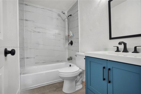 Adosado en venta en Miami, Florida, 2 dormitorios, 129.6 m2 № 1708662 - foto 14