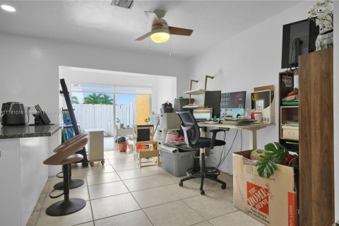 Adosado en venta en Miami, Florida, 2 dormitorios, 129.6 m2 № 1708662 - foto 7