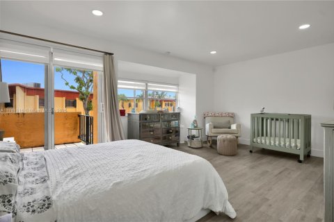 Adosado en venta en Miami, Florida, 2 dormitorios, 129.6 m2 № 1708662 - foto 15