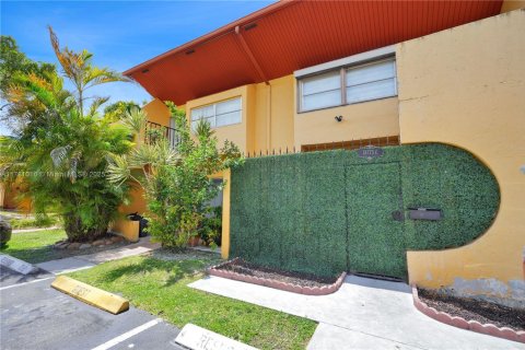 Adosado en venta en Miami, Florida, 2 dormitorios, 129.6 m2 № 1708662 - foto 2