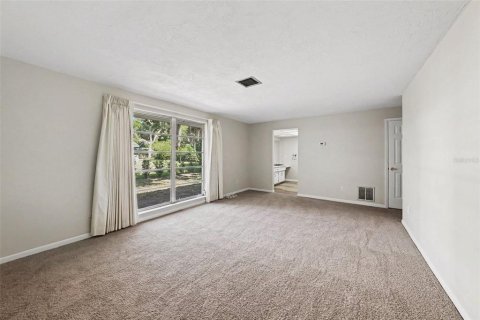 House in Palm Harbor, Florida 3 bedrooms, 223.99 sq.m. № 2237403 - photo 15