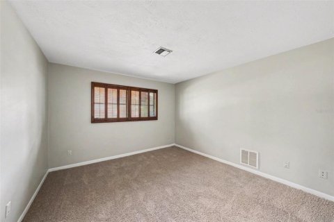 House in Palm Harbor, Florida 3 bedrooms, 223.99 sq.m. № 2237403 - photo 19