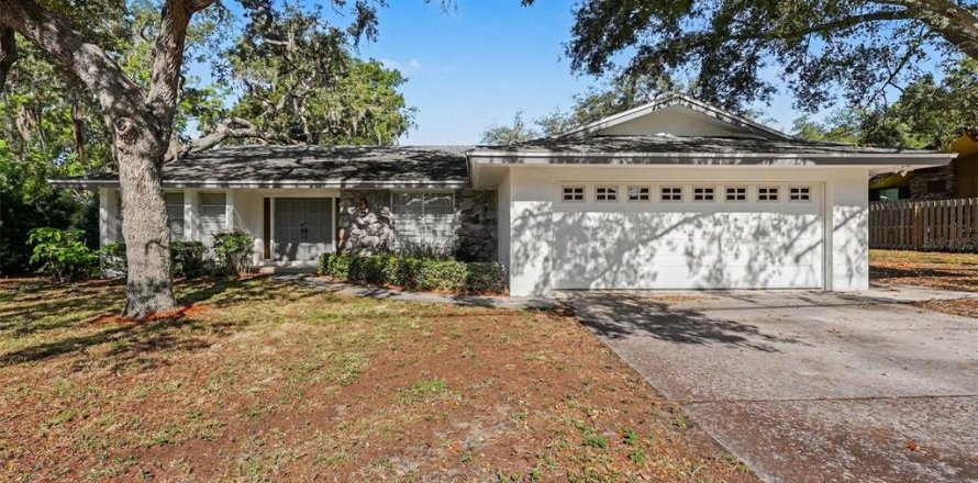 House in Palm Harbor, Florida 3 bedrooms, 223.99 sq.m. № 2237403