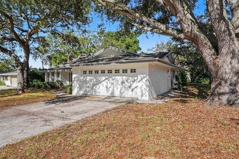 House in Palm Harbor, Florida 3 bedrooms, 223.99 sq.m. № 2237403 - photo 3