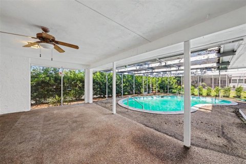 House in Palm Harbor, Florida 3 bedrooms, 223.99 sq.m. № 2237403 - photo 27