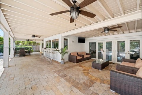 Casa en venta en Hallandale Beach, Florida, 5 dormitorios, 355.63 m2 № 1794851 - foto 22