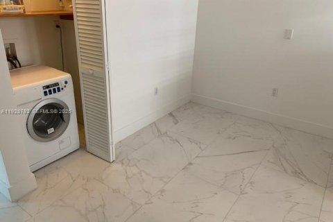 Condominio en venta en Miami Beach, Florida, 1 dormitorio, 65.59 m2 № 2035527 - foto 9