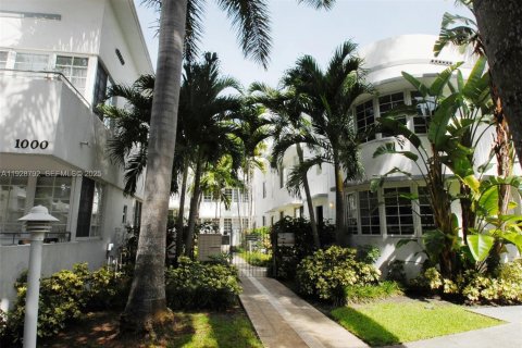 Condominio en Miami Beach, Florida, 1 dormitorio  № 2035527