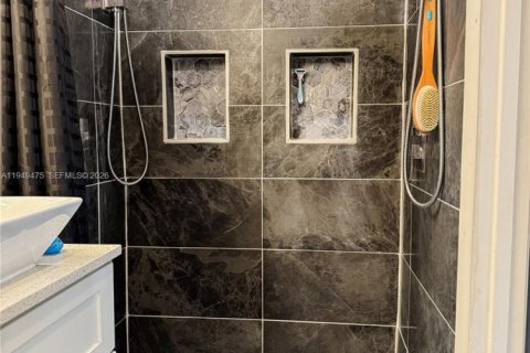 Снять в аренду кондоминиум в Майами, Флорида 2 спальни, 88.81м2, № 2004925 - фото 2