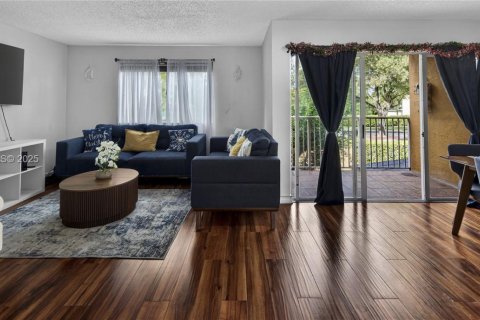 Купить кондоминиум в Майами, Флорида 3 спальни, 113.34м2, № 1987263 - фото 1