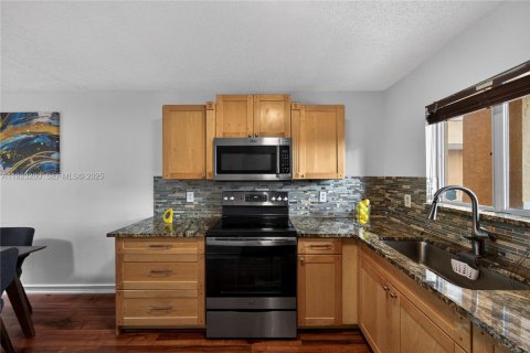 Купить кондоминиум в Майами, Флорида 3 спальни, 113.34м2, № 1987263 - фото 10