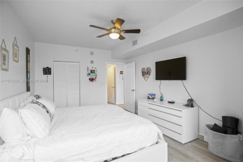 Condominio en alquiler en Hollywood, Florida, 1 dormitorio, 87.24 m2 № 2033507 - foto 13