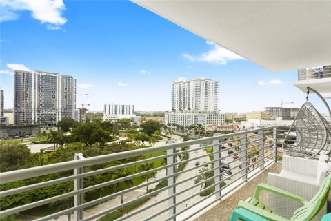 Condominio en alquiler en Hollywood, Florida, 1 dormitorio, 87.24 m2 № 2033507 - foto 4