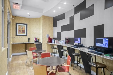 Condominio en alquiler en Hollywood, Florida, 1 dormitorio, 87.24 m2 № 2033507 - foto 20