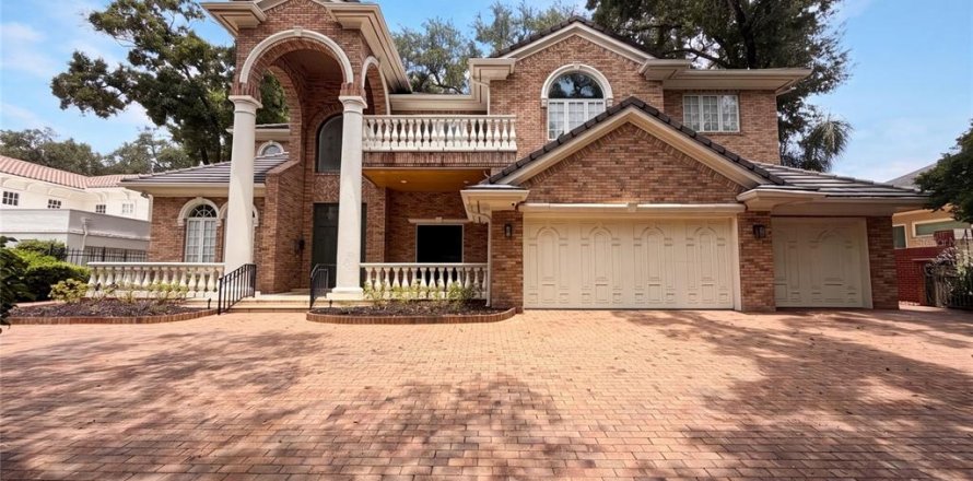 Villa ou maison à Tampa, Floride 5 chambres, 656.45 m2 № 2277987