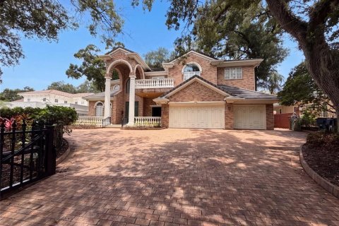 Villa ou maison à vendre à Tampa, Floride: 5 chambres, 656.45 m2 № 2277987 - photo 9