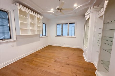 Villa ou maison à vendre à Tampa, Floride: 5 chambres, 656.45 m2 № 2277987 - photo 28