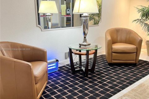 Condo in Coral Springs, Florida, 2 bedrooms № 2021714 - photo 8