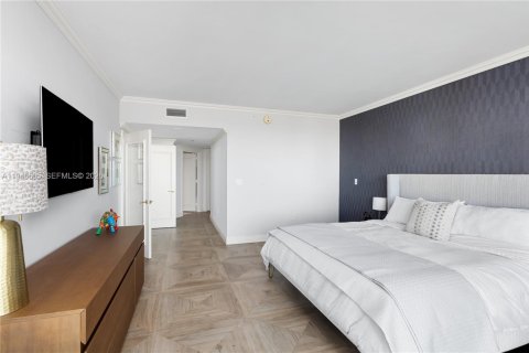 Condo in Aventura, Florida, 2 bedrooms  № 2007624 - photo 11