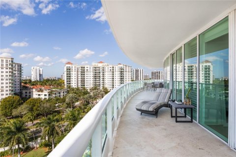 Condo in Aventura, Florida, 2 bedrooms  № 2007624 - photo 23
