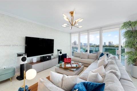 Condo in Aventura, Florida, 2 bedrooms  № 2007624 - photo 2