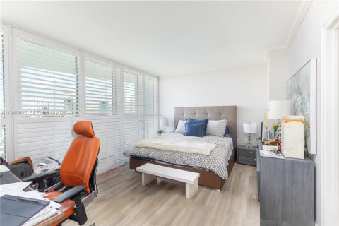 Condo in Aventura, Florida, 2 bedrooms  № 2007624 - photo 17