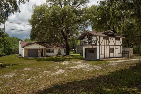 House in Melrose, Florida 2 bedrooms, 122.45 sq.m. № 2217722