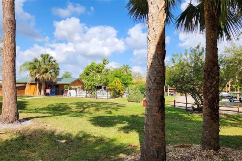 Condo in River Ranch, Florida, 1 bedroom № 2217506 - photo 15