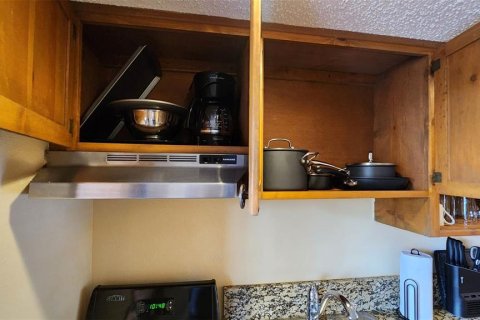 Condo in River Ranch, Florida, 1 bedroom № 2217506 - photo 12
