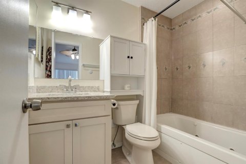 Купить кондоминиум в Себастьян, Флорида 5 комнат, 98.48м2, № 2245576 - фото 30